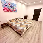 Lejlighed авалон гарден апартмент