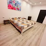 Lejlighed авалон гарден апартмент